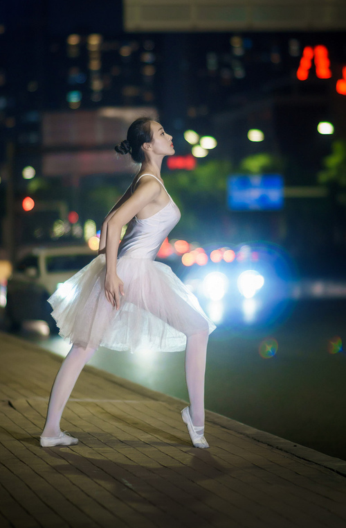 开云体育登录-基米希的红色抉择，当拜仁心脏在双红会中搏动