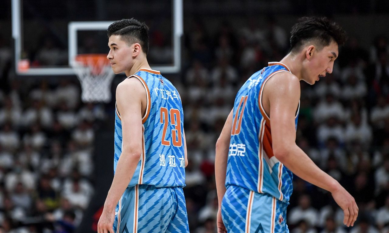 新疆队绝杀上海队，霍勒迪统治全场