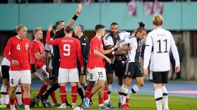 球员合同即将到期俱乐部展开续约谈判 球员合同即将到期俱乐部展开续约谈判